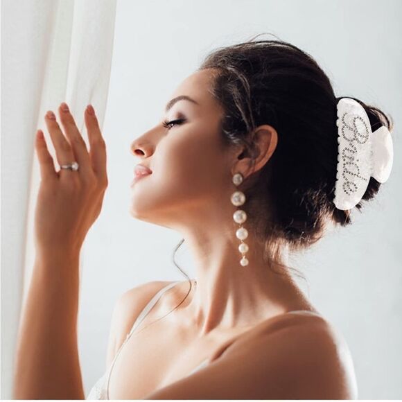 Bride Clip   - Picture 3 of 5